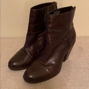 Bandolino Zipper-back Ankle Boots
